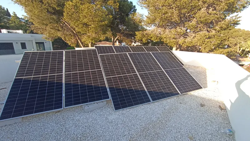 Rooftop Photovoltaic Solar Array