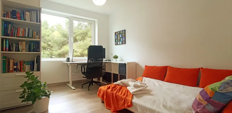 Full Overview of Bedroom 2 / Studio Room
