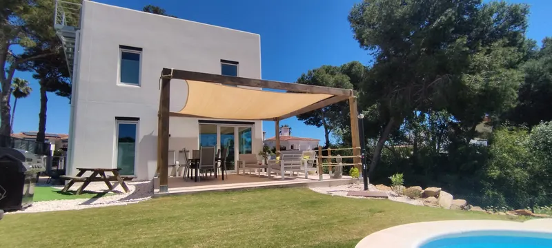 Lush Natural Lawn & Automated Irrigation